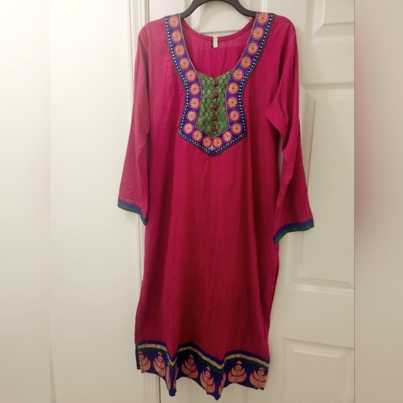 EmbellishedTunic top. Ladies Size XL - Picture 1 of 7